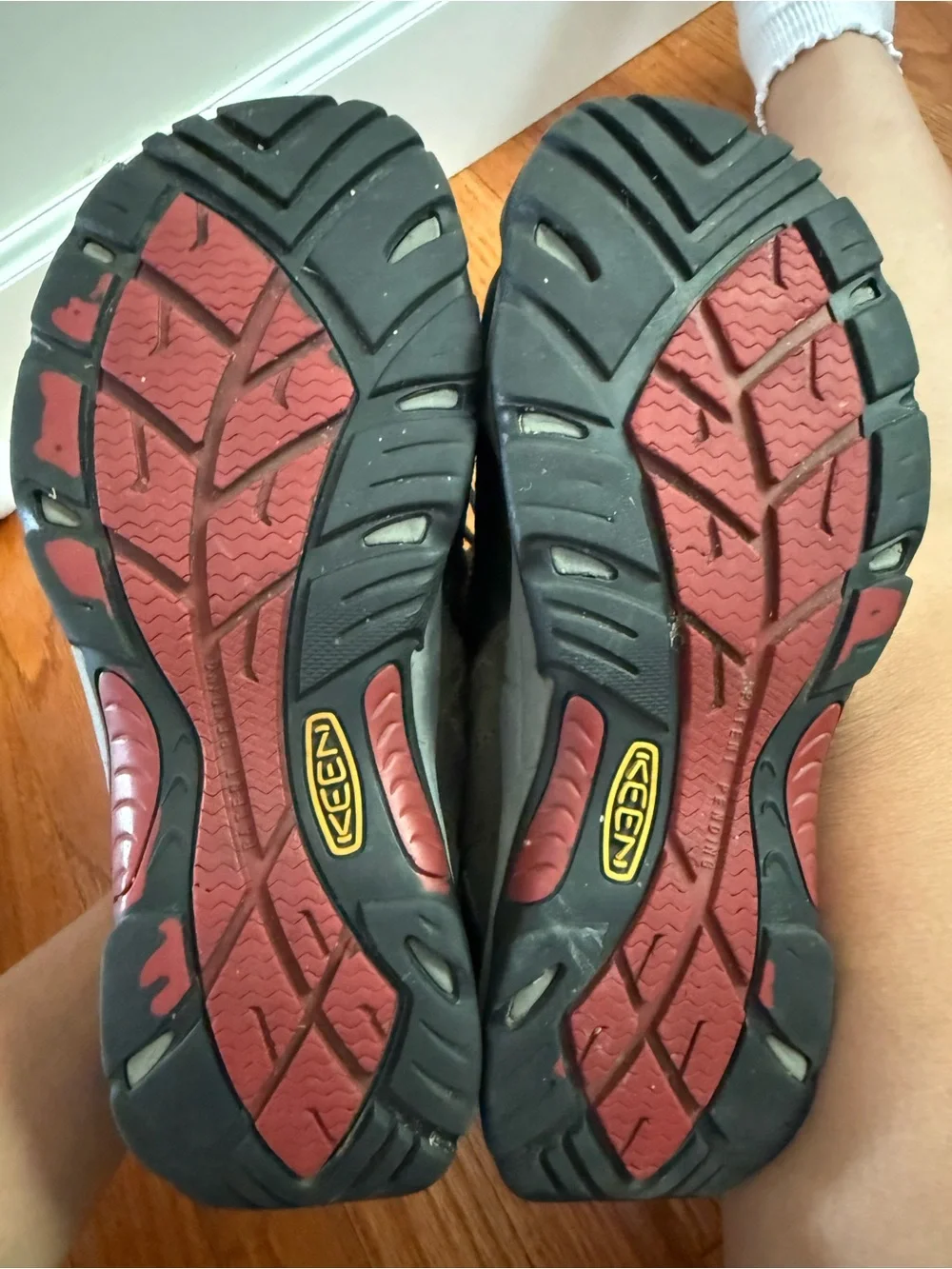 Keen Revel hiking boots Men’s Size 10